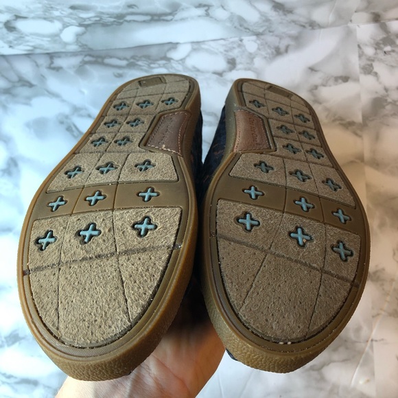 Toms Women’s High Top Ankle Shoes Fleece Lined Blue Pink Leopard Print - Picture 14 of 16